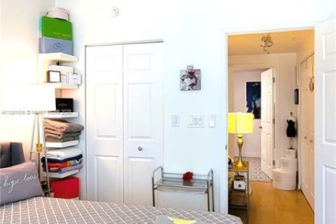 Copropriété à vendre à Miami, Floride: 2 chambres, 91.42 m2 № 1950787 - photo 25