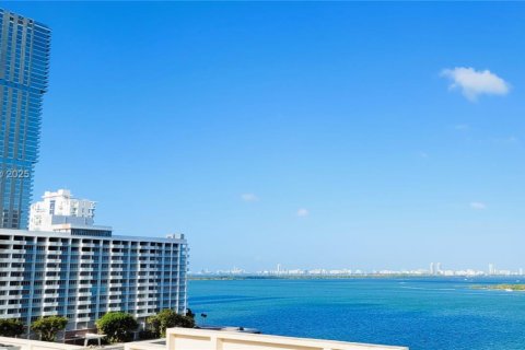 Copropriété à vendre à Miami, Floride: 2 chambres, 91.42 m2 № 1950787 - photo 2