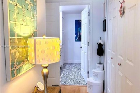 Copropriété à vendre à Miami, Floride: 2 chambres, 91.42 m2 № 1950787 - photo 30