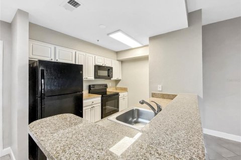 Apartment in Kissimmee, Florida 2 bedrooms, 105.91 sq.m. № 2213848 - photo 17