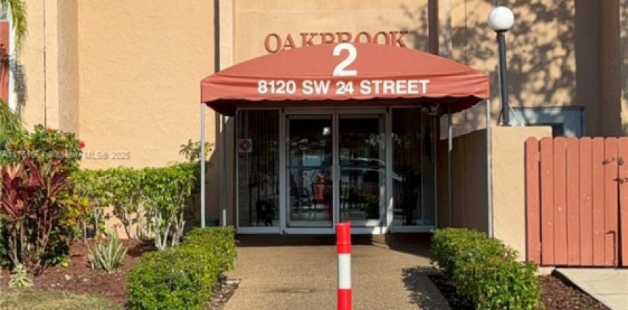 Condo in North Lauderdale, Florida, 1 bedroom  № 1860697