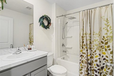 House in Palmetto, Florida 4 bedrooms, 226.22 sq.m. № 2142308 - photo 13