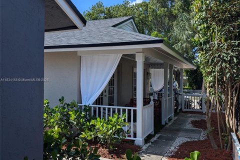 Immobilier commercial à vendre à West Palm Beach, Floride: 170.48 m2 № 1817071 - photo 4