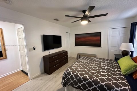 Immobilier commercial à vendre à West Palm Beach, Floride: 170.48 m2 № 1817071 - photo 11