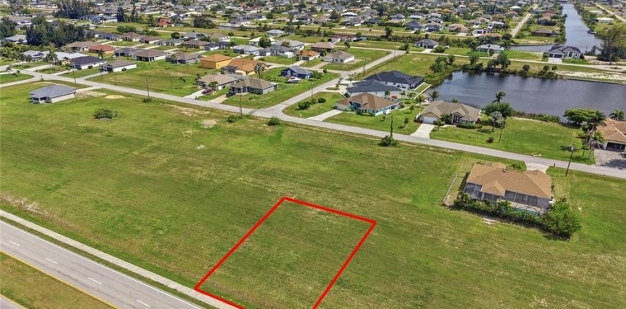 Land in Cape Coral, Florida № 2161654