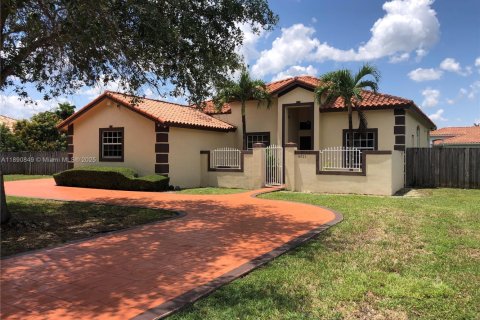 Villa ou maison à louer à Homestead, Floride: 4 chambres, 238.94 m2 № 2169750 - photo 3