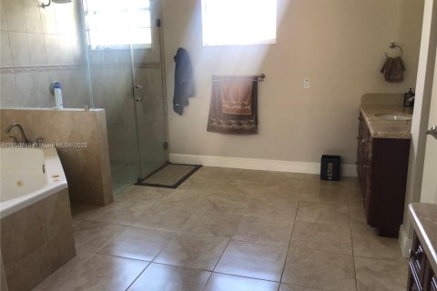 Villa ou maison à louer à Homestead, Floride: 4 chambres, 238.94 m2 № 2169750 - photo 14