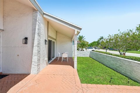 House in Weston, Florida 4 bedrooms, 192.4 sq.m. № 2268233 - photo 6