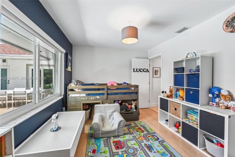 House in Weston, Florida 4 bedrooms, 192.4 sq.m. № 2268233 - photo 22