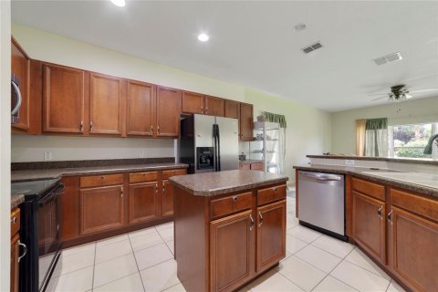 House in Kissimmee, Florida 4 bedrooms, 333.61 sq.m. № 2225976 - photo 10