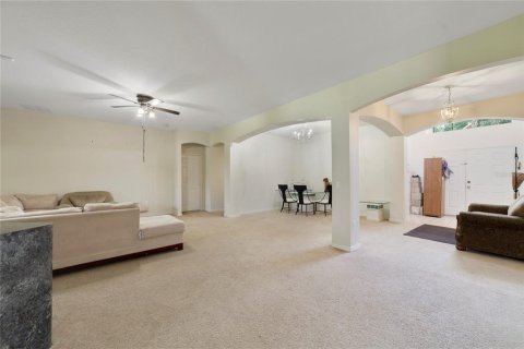 House in Kissimmee, Florida 4 bedrooms, 333.61 sq.m. № 2225976 - photo 6