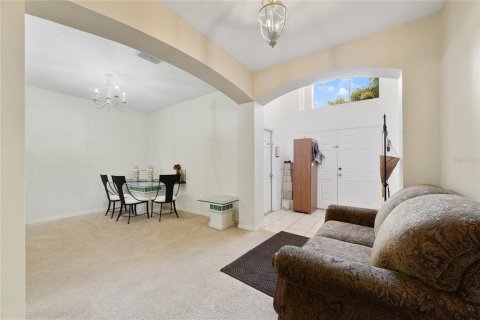 House in Kissimmee, Florida 4 bedrooms, 333.61 sq.m. № 2225976 - photo 2