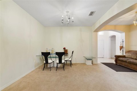 House in Kissimmee, Florida 4 bedrooms, 333.61 sq.m. № 2225976 - photo 8