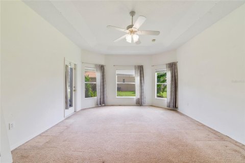 House in Kissimmee, Florida 4 bedrooms, 333.61 sq.m. № 2225976 - photo 13