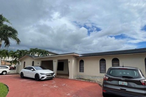 Townhouse in Miami, Florida 3 bedrooms, 426.14 sq.m. № 2030125