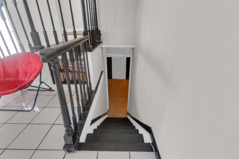 House in Miami Gardens, Florida 3 bedrooms, 164.9 sq.m. № 1696494 - photo 21