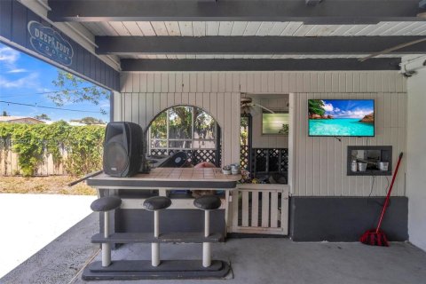 House in Miami Gardens, Florida 3 bedrooms, 164.9 sq.m. № 1696494 - photo 29