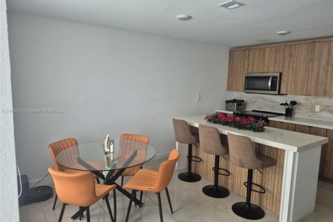 Adosado en alquiler en Homestead, Florida, 4 dormitorios, 129.88 m2 № 1970744 - foto 8