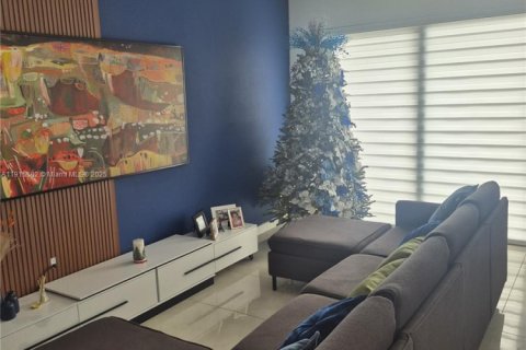 Adosado en alquiler en Homestead, Florida, 4 dormitorios, 129.88 m2 № 1970744 - foto 9