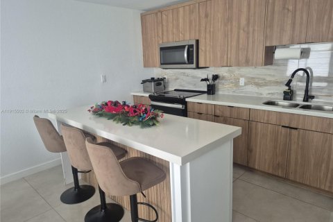 Adosado en alquiler en Homestead, Florida, 4 dormitorios, 129.88 m2 № 1970744 - foto 10