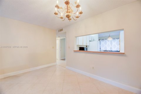 Copropriété à vendre à Tamarac, Floride: 2 chambres, 106.09 m2 № 2168704 - photo 23