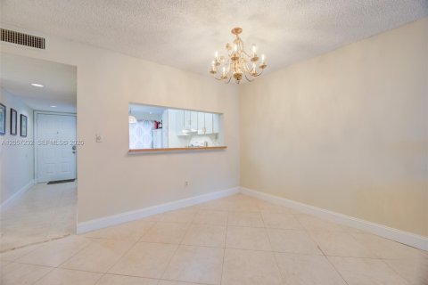 Copropriété à vendre à Tamarac, Floride: 2 chambres, 106.09 m2 № 2168704 - photo 22