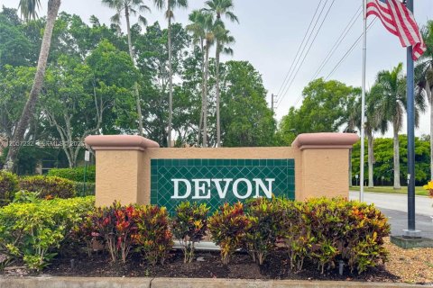 Copropriété à vendre à Tamarac, Floride: 2 chambres, 106.09 m2 № 2168704 - photo 2
