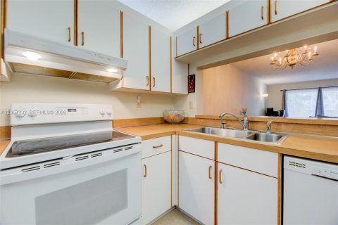 Copropriété à vendre à Tamarac, Floride: 2 chambres, 106.09 m2 № 2168704 - photo 16