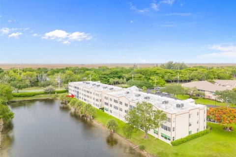 Copropriété à vendre à Tamarac, Floride: 2 chambres, 106.09 m2 № 2168704 - photo 6