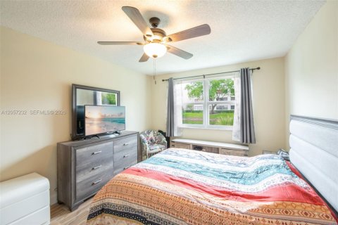 Copropriété à vendre à Tamarac, Floride: 2 chambres, 106.09 m2 № 2168704 - photo 25