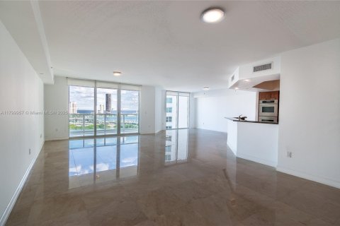House in Aventura, Florida 3 bedrooms, 285.12 sq.m. № 1684246 - photo 2
