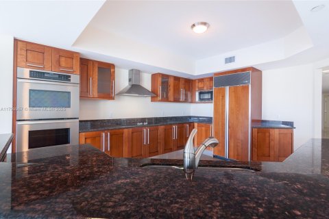 House in Aventura, Florida 3 bedrooms, 285.12 sq.m. № 1684246 - photo 6