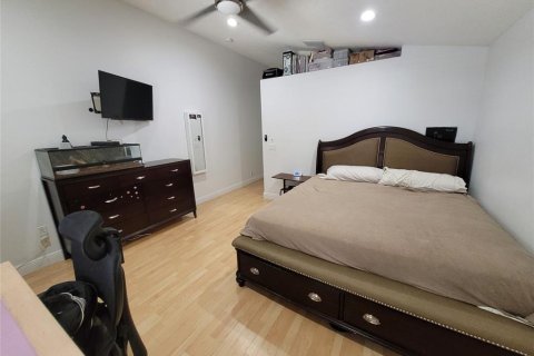 House in Lake Worth, Florida 3 bedrooms, 171.78 sq.m. № 2247920 - photo 14