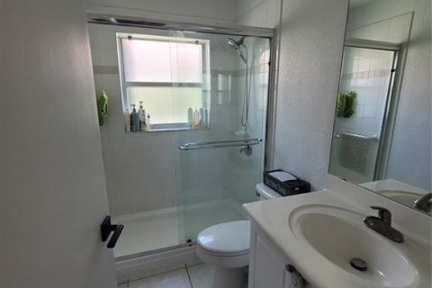 House in Lake Worth, Florida 3 bedrooms, 171.78 sq.m. № 2247920 - photo 25