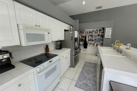 House in Lake Worth, Florida 3 bedrooms, 171.78 sq.m. № 2247920 - photo 7