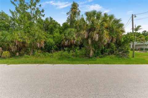 Terreno en North Port, Florida № 2213330