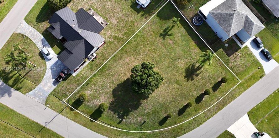 Terrain à Port St. Lucie, Floride № 1981050