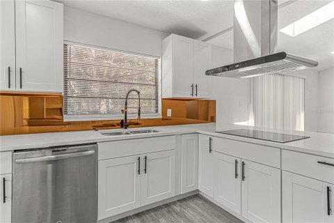 Casa en venta en Orlando, Florida, 3 dormitorios, 137.87 m2 № 1911177 - foto 12