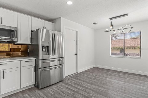 Casa en venta en Orlando, Florida, 3 dormitorios, 137.87 m2 № 1911177 - foto 9