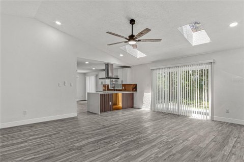 Casa en venta en Orlando, Florida, 3 dormitorios, 137.87 m2 № 1911177 - foto 14