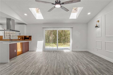 Casa en venta en Orlando, Florida, 3 dormitorios, 137.87 m2 № 1911177 - foto 4