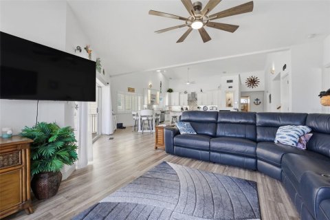 Villa ou maison à louer à Englewood, Floride: 4 chambres, 345.22 m2 № 2142850 - photo 20