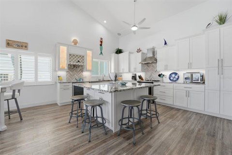 Villa ou maison à louer à Englewood, Floride: 4 chambres, 345.22 m2 № 2142850 - photo 5