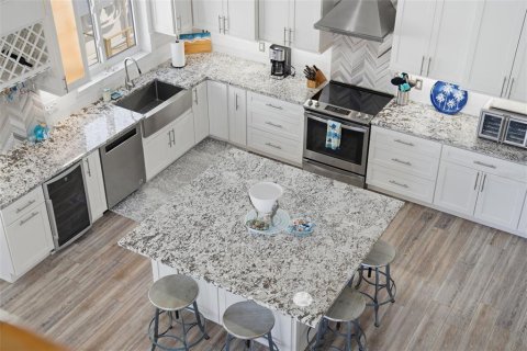 Villa ou maison à louer à Englewood, Floride: 4 chambres, 345.22 m2 № 2142850 - photo 9
