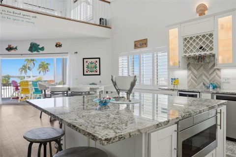 Villa ou maison à louer à Englewood, Floride: 4 chambres, 345.22 m2 № 2142850 - photo 12