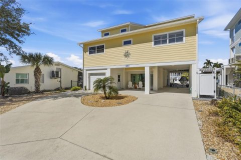Villa ou maison à louer à Englewood, Floride: 4 chambres, 345.22 m2 № 2142850 - photo 2