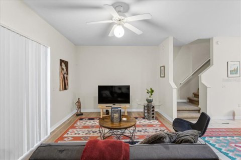 Condo in Newberry, Florida, 2 bedrooms № 2106316 - photo 10