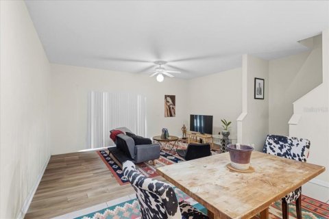 Condo in Newberry, Florida, 2 bedrooms № 2106316 - photo 9