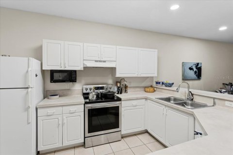 Condo in Newberry, Florida, 2 bedrooms № 2106316 - photo 5