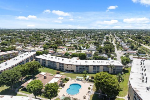 Copropriété à vendre à Palm Springs, Floride: 1 chambre, 70.98 m2 № 2177497 - photo 21